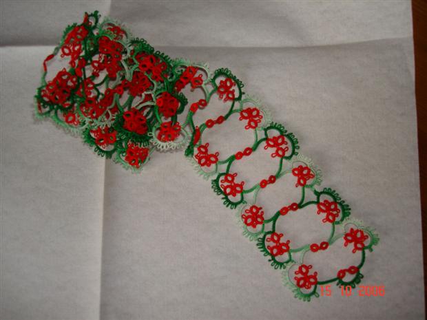 Tatted Christmas Cake Frill