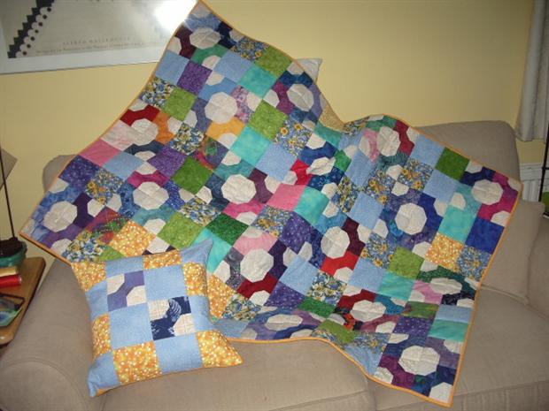 Bow tie quilt and cushion