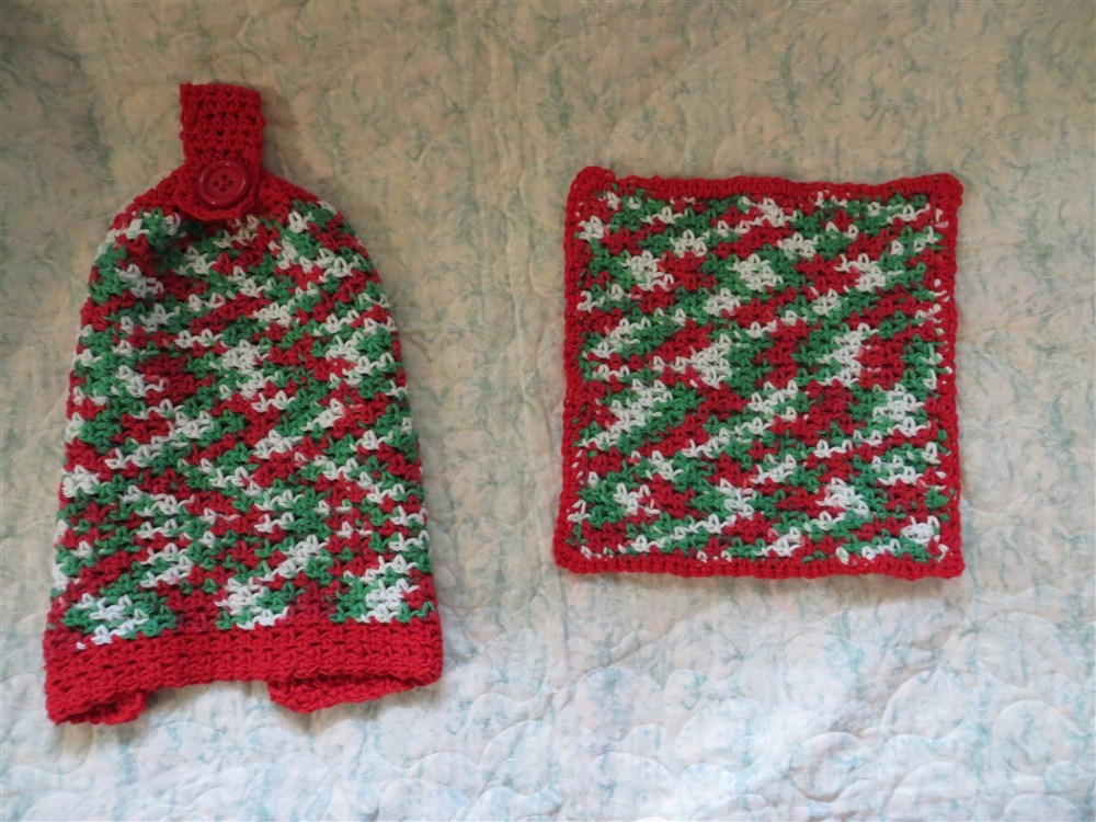 crochet Christmas towel set