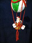 Patricia made this cute hot air balloon and made the Santa with fimo clay.
Kyra